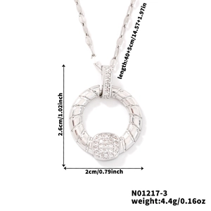 Silver necklace dimensions showing circular pendant with micro-set zircon and 40+5cm chain