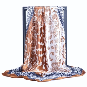Foulard Carré En Satin À Motif Paisley Sensation Satin Bohème Grand Châle Doux Hijab Pour Femmes Mode