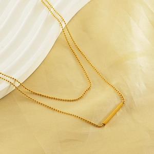 Classica collana a doppio strato con barra a T in acciaio inossidabile placcato oro 18K