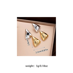 Detailed view of geometric triangular stud earrings with size and weight measurements