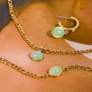 Green Aventurine stone necklace and earrings set with 18K gold Figaro chain detail