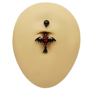 Piercing de nombril gothique avec ailes de chauve-souris noires et zircon coeur rouge