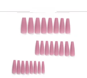 Vue détaillée de faux ongles longs ballerine rose mat en différentes tailles