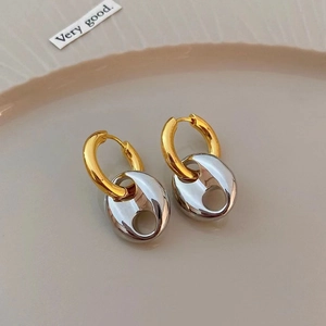 Μοντέρνα δίχρωμα σκουλαρίκια κρίκοι 18K επίχρυσα με ασημένιο μενταγιόν μύτη γουρουνιού