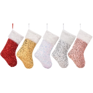 Set di cinque calze di Natale con paillettes in rosso, oro, bianco, argento e oro rosa
