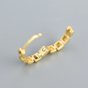 Luxurious S925 silver gold-plated geometric link earrings with professional chain design