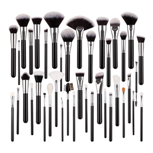 Professionele 32-delige make-up borstelset met zwarte handgrepen en tweekleurige haren