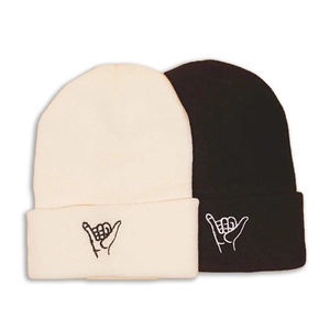 Ensemble de bonnets en maille beige et noir avec broderie geste Shaka pour l'hiver