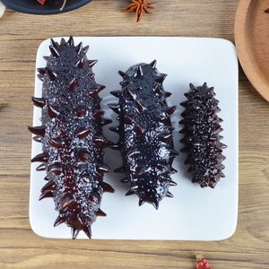 Realistic artificial sea cucumber props in three sizes for display and kitchen decoration