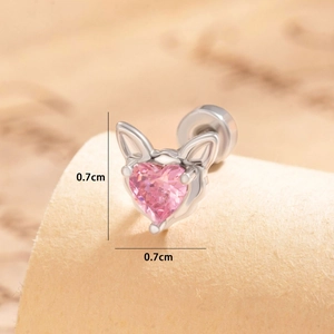 Orecchini a perno a forma di gatto con cuore rosa in acciaio al titanio da 0.7cm