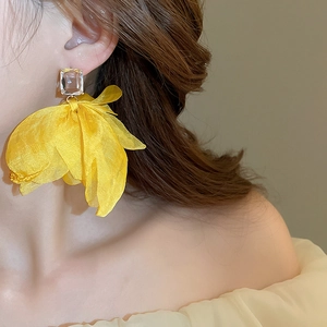Elegant bright yellow mesh flower drop earrings with clear square crystal for women