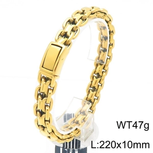 Detail view of gold cuban link bracelet with dimensions 220x10mm and 47g weight