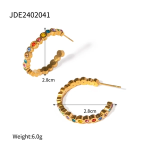 18k vergoldete Edelstahl-Creolen mit bunten Kristallen in C-Form 2,8 cm