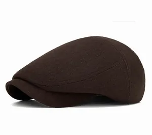 Texture détaillée d'une casquette plate marron café avec motif tricoté classique