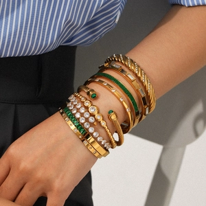 Elegant 18k gold plated stainless steel stacked bracelet set with zircon and emerald