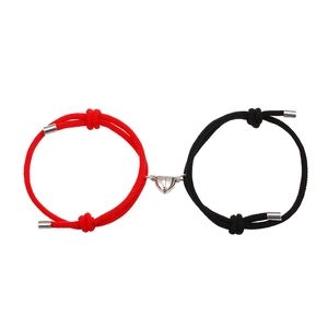 Bracelets réglables en corde de Milan pour couples avec attache magnétique cœur rouge et noir