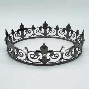 Couronne de roi baroque noire luxueuse avec design fleur de lys et strass étincelants