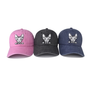 Casquettes de baseball en coton lavé avec broderie de chat en rose, gris et bleu marine