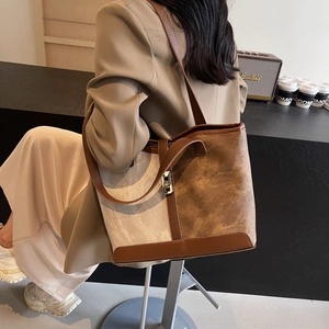 Minimalist large-capacity patchwork tote bag in brown and beige canvas with PU leather