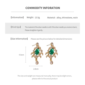 Detailed chart showing retro gold leaf earrings size 4.9cm x 2.8cm with green stone