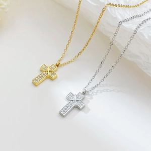 Collier Pendentif Croix En Acier Inoxydable Zircone Scintillante Bijoux Religieux Élégant Cadeau Pour Femme Mode