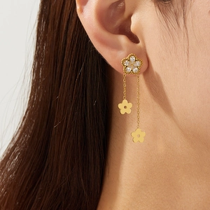 Gold-plated five-petal flower drop earrings with dangling tassels and sparkling crystals