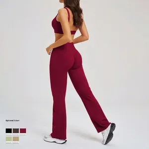 Ensemble de yoga bordeaux pour femme avec pantalon évasé et brassière de sport