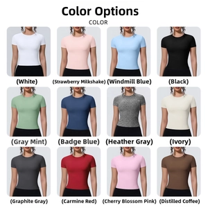 Nuancier présentant 12 variantes de t-shirts de yoga cintrés et respirants