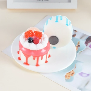 Realistic mini PU simulation cake models with berries and cream for window display