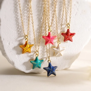 Collier Pendentif Étoile de Mer en Cuivre Plaqué Or Véritable Émail Minimaliste pour Femmes Bijoux de Mode Style Océan