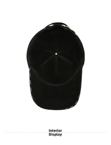 Innenansicht der Herren Winter-Baseballkappe mit dickem Fleece-Futter und SPORT-Schriftzug
