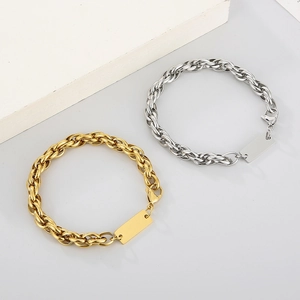 Fashionable titanium steel square pendant necklace set in gold and silver finish