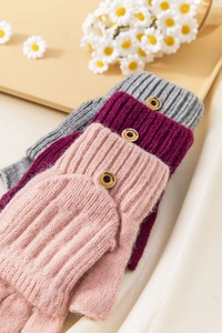 Detailed knit texture and decorative wood button on thick thermal flip top gloves