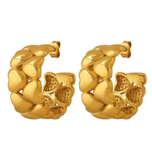 Heart Shaped Hoop Earrings Stainless Steel Titanium 18K Gold Plated C-Shaped Fashion Jewelry For Women Niche Design Embossed