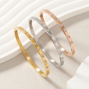 Three-color titanium steel bracelets with star-shaped diamond pattern in gold, silver and rose gold
