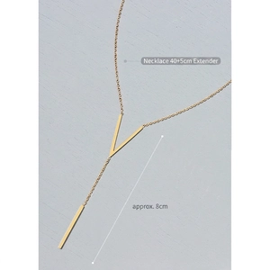 Minimalist gold Y-shaped necklace with V-link and 8cm bar pendant on 40+5cm chain