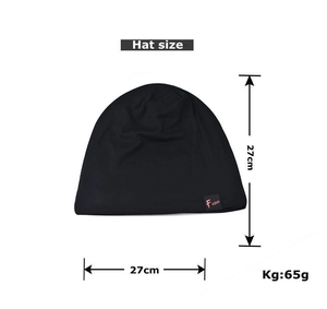 Tableau détaillé des tailles du bonnet noir tricoté mesurant 27x27 cm et pesant 65g
