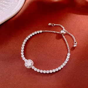 Bracelet tennis bolo en argent avec zircons carrés et fermoir coulissant ajustable