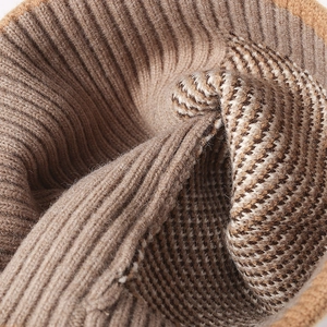 Dicke Herbst Winter Strickmütze mit modischem Streifen-Jacquardmuster und warmer Wolltextur