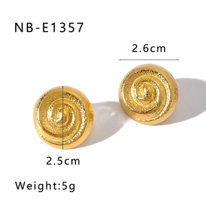 Detail of 2.5cm gold-plated spiral texture stud earrings in beach style