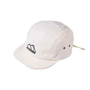 Outdoor 5-Panel-Kappe in Cremeweiß mit kurzem Schirm und gesticktem Gebirgslogo