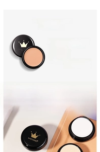Detail showing 14g concealer pot for dark circles with long-lasting oil control effect