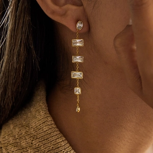 Eleganti orecchini a nappa placcati oro con zirconi geometrici per le donne