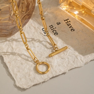 Collier chaîne trombone en acier inoxydable plaqué or 18 carats avec fermoir toggle
