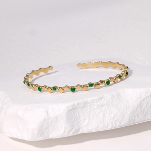 Fashion 18k gold plated stainless steel open bangle with green dotted stone ornaments