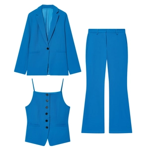 Tailleur trois pièces pour femmes avec blazer à revers, gilet et pantalon en bleu royal