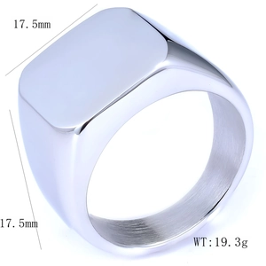 Detailed view of square silver signet ring with 17.5mm dimensions and 19.3g weight