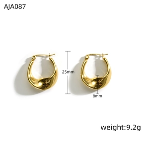 Detailed size view of gold drop twisted hoop earrings with 25mm height measurement