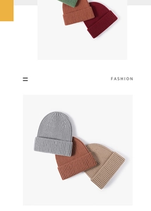 Détail de la texture en maille côtelée verticale et divers coloris pour bonnets d'hiver chauds
