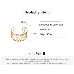 Guide des dimensions du bracelet creux en fer montrant la taille de 5,5 cm de large